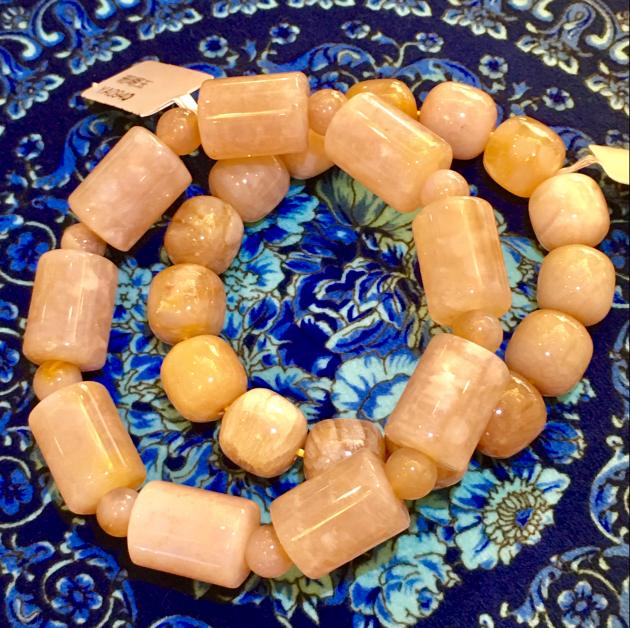 珊瑚玉 Coral Jade 1